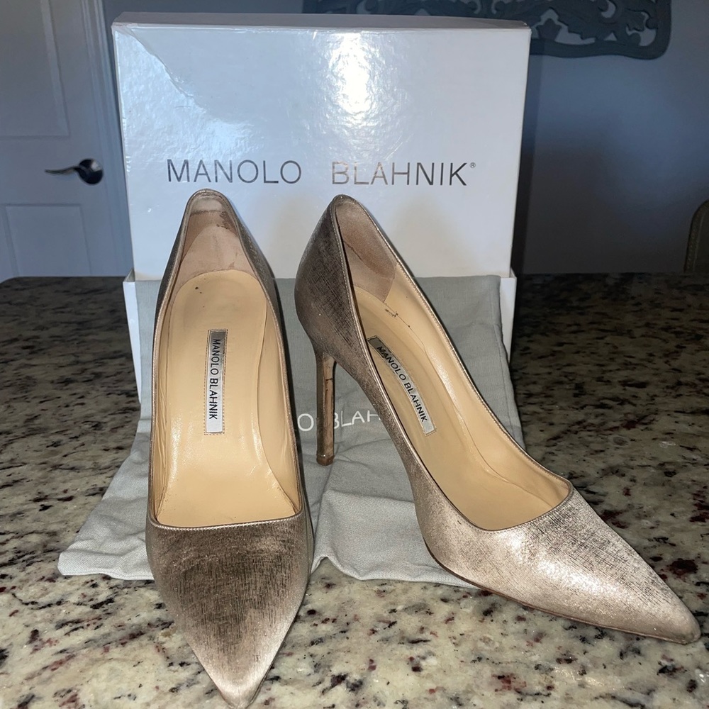 Manolo Blahnik Metal Gold Satin Womens Heels Size 40 1/2 (10)